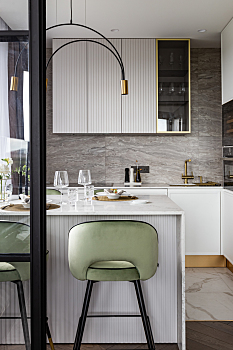 Intérieur élégant d'un appartement de St-Pétersbourg