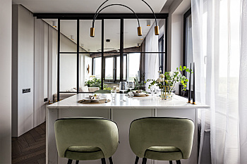 Intérieur élégant d'un appartement de St-Pétersbourg