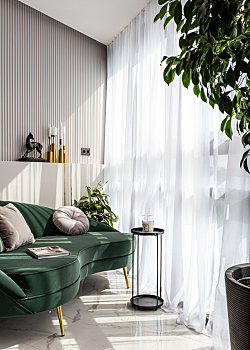 Intérieur élégant d'un appartement de St-Pétersbourg